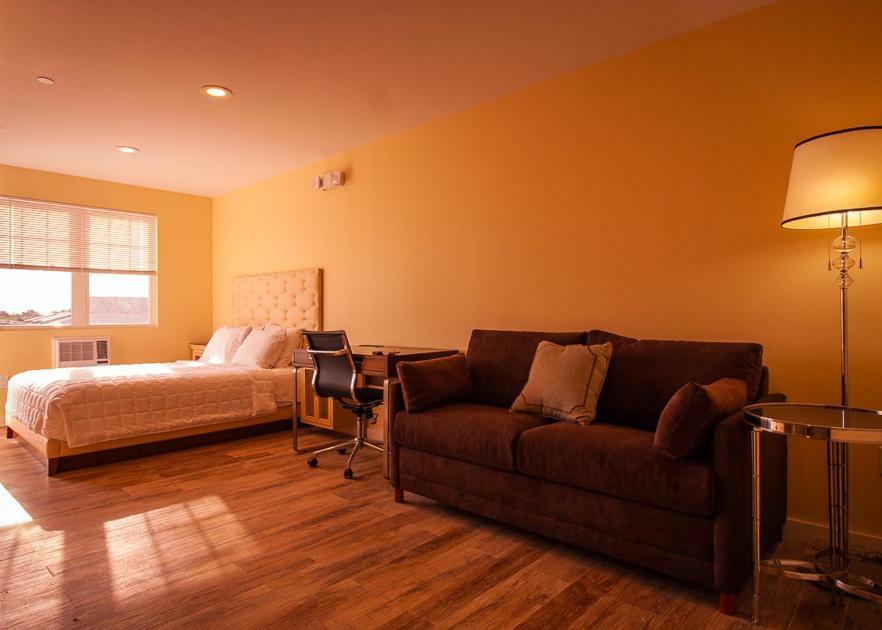 Grove Hotel Cherry Grove エクステリア 写真